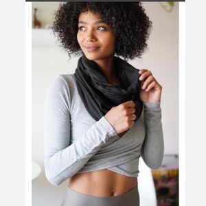 Beyond Yoga Pocket Infinity Scarf NWT